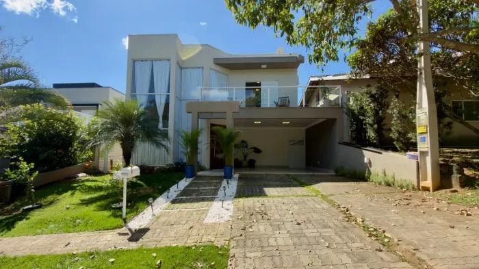 Sobrado mobiliado pronto para morar com piscina á venda no Condomínio Terras de Atibaia