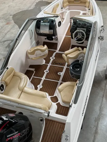 Lancha Focker 205 motor 150 Mercury