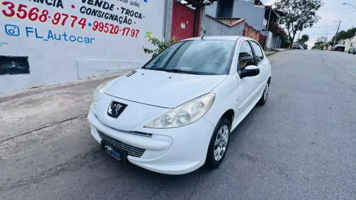 Peugeot 207 XR 1.4 Flex 8V 5P 2012