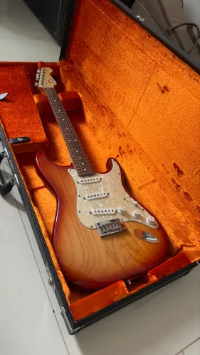 Fender Stratocaster American standard como nova 