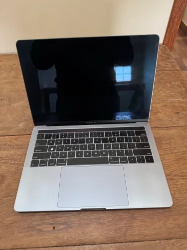 MacBook Pro A1989