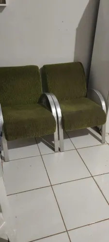 DUAS POLTRONAS METALICAS