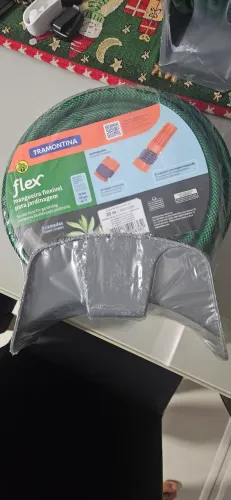 Mangueira flex Tramontina verde PVC 3 camadas 20 metros com suporte e esguicho