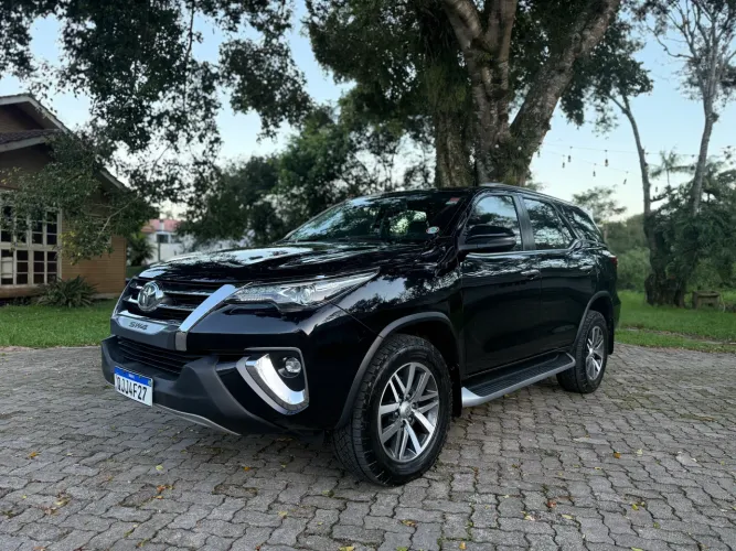Toyota Hilux SW4 SRX 4X4 2.8 TDI 16V Dies. Aut. 2019