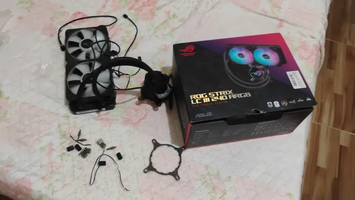 Watercooler Asus rog strix 240mm