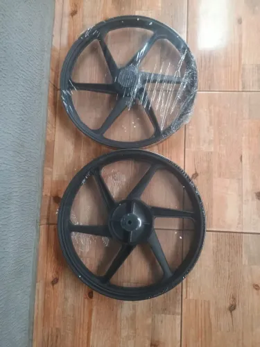 Jogo de rodas Titan 150 novas sem uso 630,00 reais na caixa