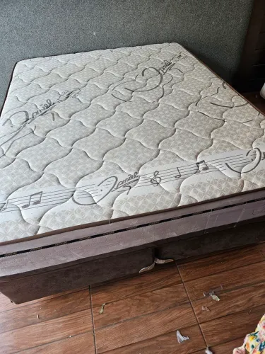 Cama Box Queen