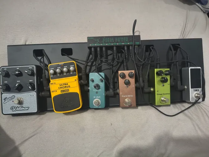 Pedais de guitarra