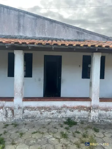 Casa à venda com 5 quartos, sendo 1 suíte no Centro de Farol de São Thomé, Campos dos Goyt