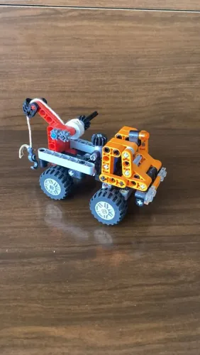 LEGO Technic 9390 Mini Tow Truck