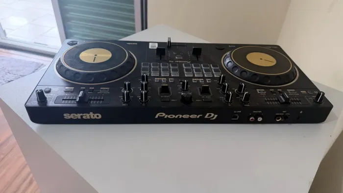 Pioneer DJ DDJ-REV1 - Usada, estado de nova, sem detalhes