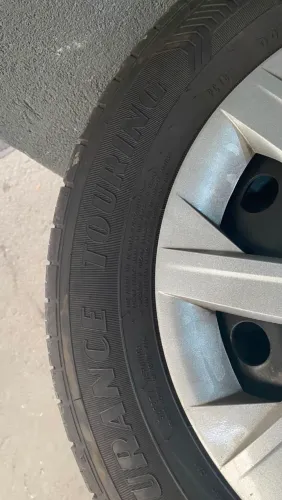 RODAS DE FERRO ARO 14 COM PNEUS E CALOTAS 185/65/14 TUDO ORIGINAL