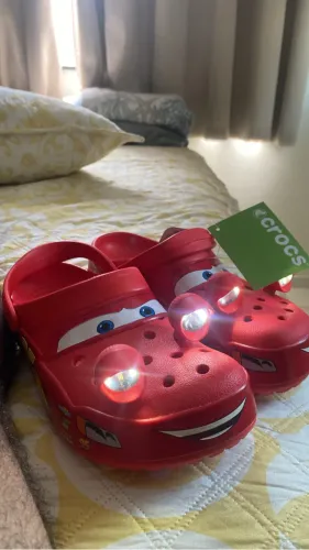 Crocs Relâmpago MQUEEN