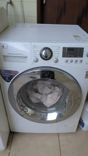 Máquina De Lavar E Secar LG