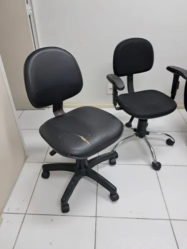 Cadeiras de escritório três por 100,00 Centro Empresarial Iguatemi bloco B