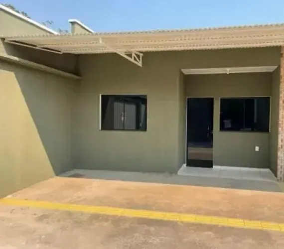 CASA NA CONDOR COM TRÊS QUARTOS