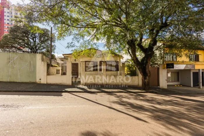 Comercial Casa em Ponta Grossa