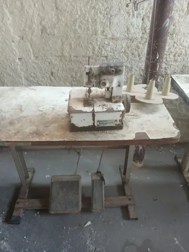 Vendese máquina de costura galoneira Bracob