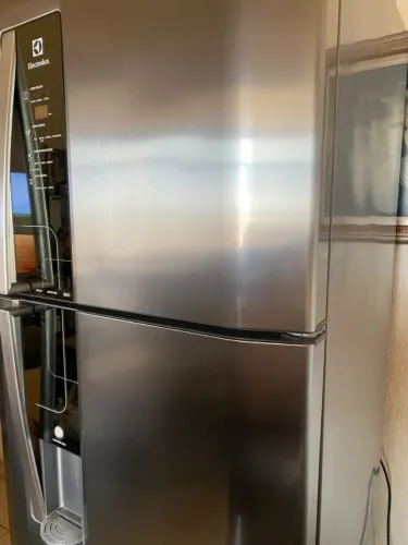 Geladeira Eletrolux Frost Free inox