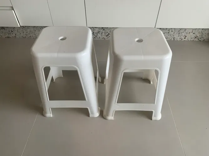 Banco resistem de plástico 