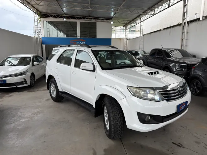 Toyota Hilux SW4 SRV D4-d 4X4 3.0 TDI Dies. AUT 2014