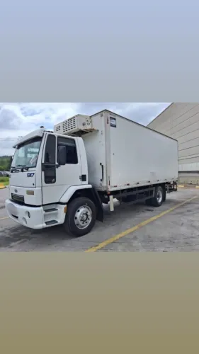 Ford Cargo 1317 2006 e Motor Cummins 4cc