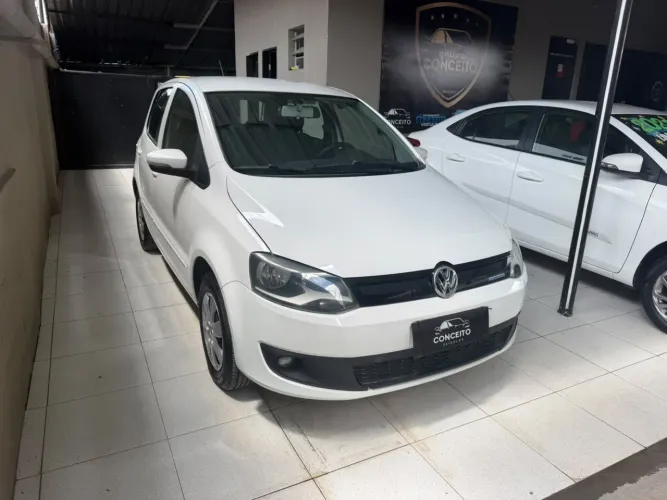 Volkswagen Fox Bluemotion 1.6 MI Total Flex 5P. 2013
