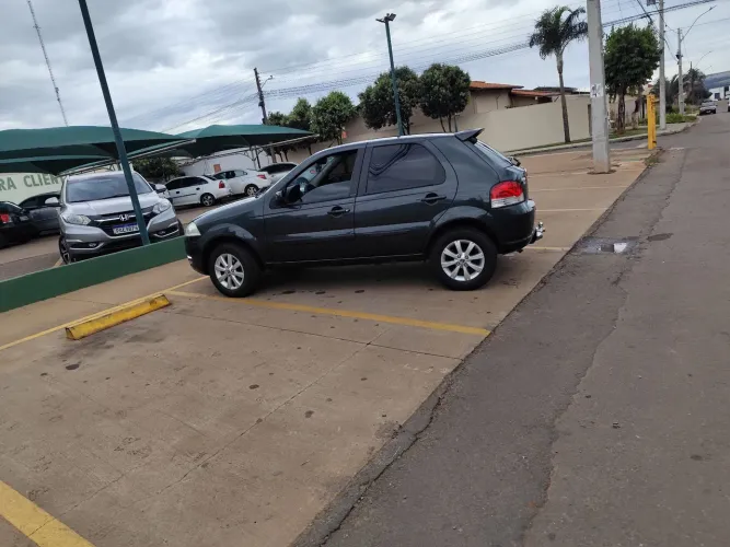 Fiat Palio ELX 1.4 MPI Fire Flex 8V 4P 2010
