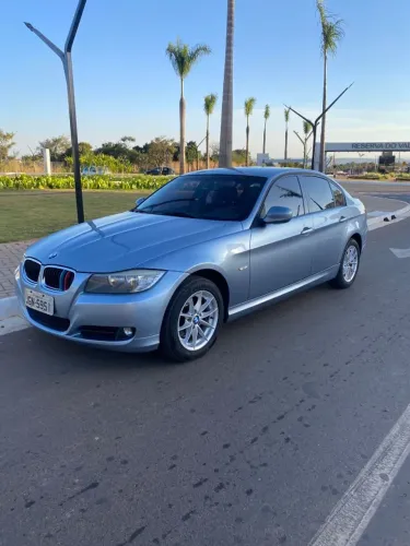BMW 320I 2010 2011 conservada cor Rara ou unica no Brasil com Central Multimidia