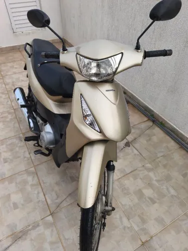 Honda Biz 125 ( moto de bairro)