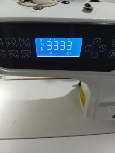 Maquina reta electrónica