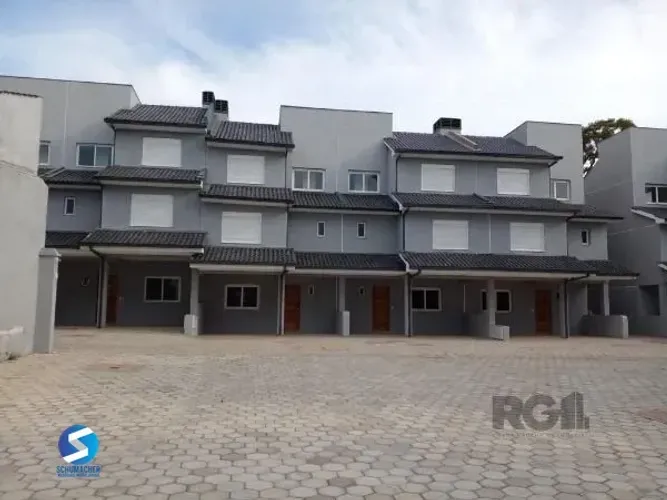 Casa Condominio em Porto Alegre, no bairro Tristeza, com 4 dormitório(s), e 4 ba
