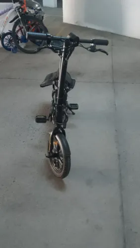 Moto elétrica.