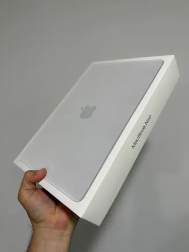 Macbook Neo 256 GB Silver - NOVO