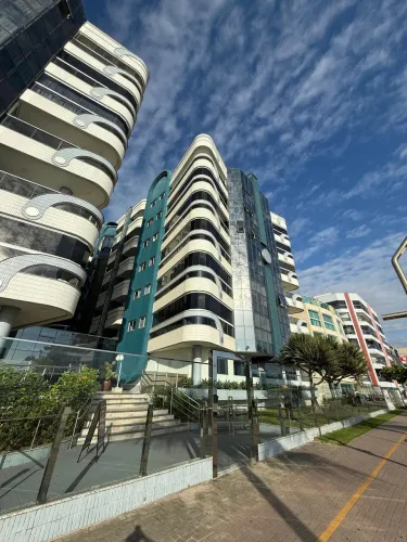 Apartamento - 4 dormitórios - 2 Suítes - localizado em Itapema / Meia Praia REF: DW650045
