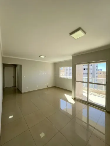 Apartamento com 03 dormitórios - Zona 03