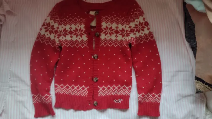 2 Casacos NB e hollister veste de 9 a 12 anos