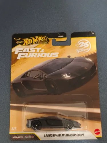 Hot Wheels Premium Lamborghini Aventador