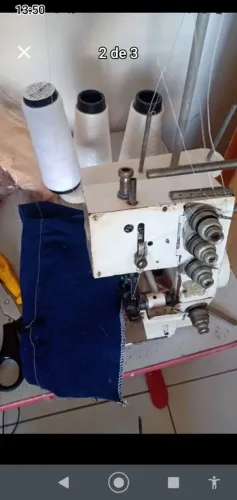 Máquina de Costura Overloque