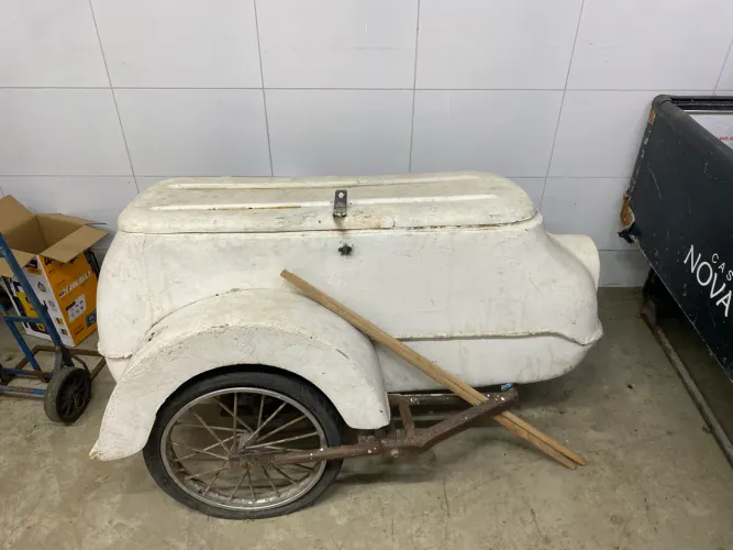 Vendo baú pra moto 