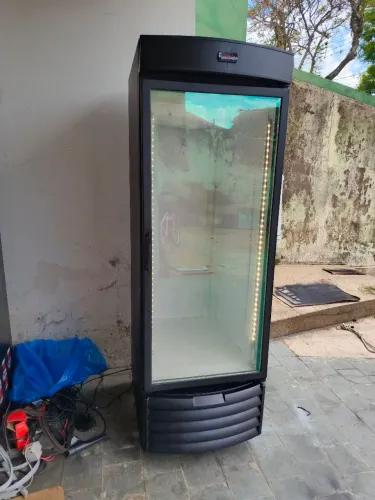 Expositora cervejeira Metalfrio 220v