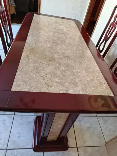 Vendo ou troco mesa com 5 cadeiras 