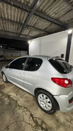 Peugeot 207 XR 1.4 Flex 8V 3P 2010