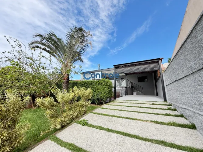 Casa a venda no bairro Serraria São José/SC