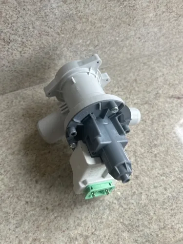 bomba de drenagem Hisense de 12kg