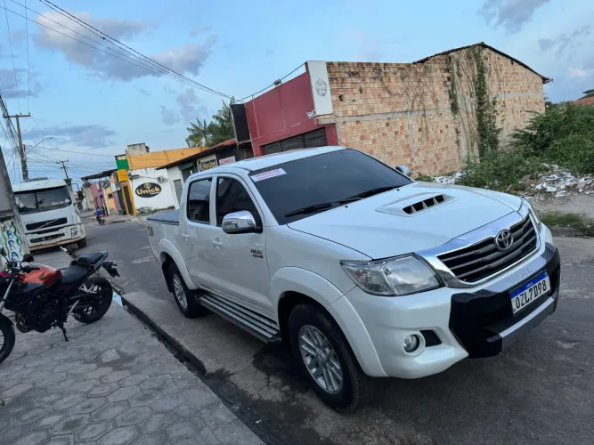 Toyota Hilux CD SRV D4-d 4X4 3.0 TDI Diesel AUT 2015