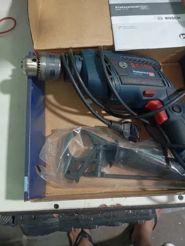 Furadeira Bosch muito nova