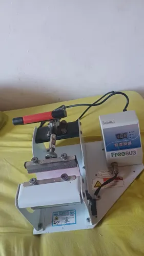 Máquina de canecas