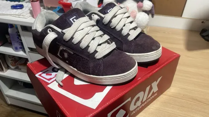 qix combat suede roxo