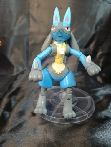 Lucario - Select 